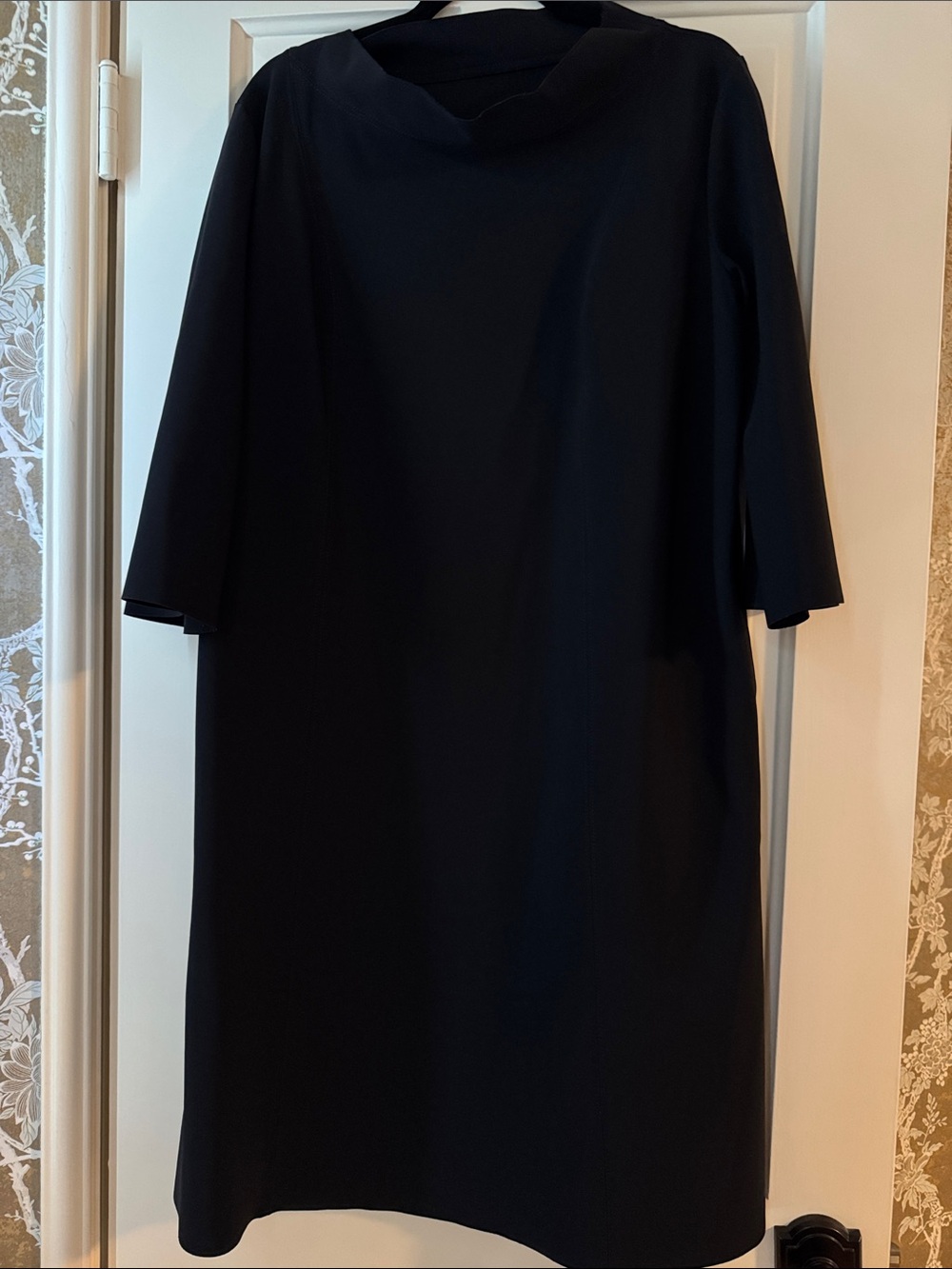 Maria Pinto Elegant Black Midi Dress with Three-Quarter Sleeves
